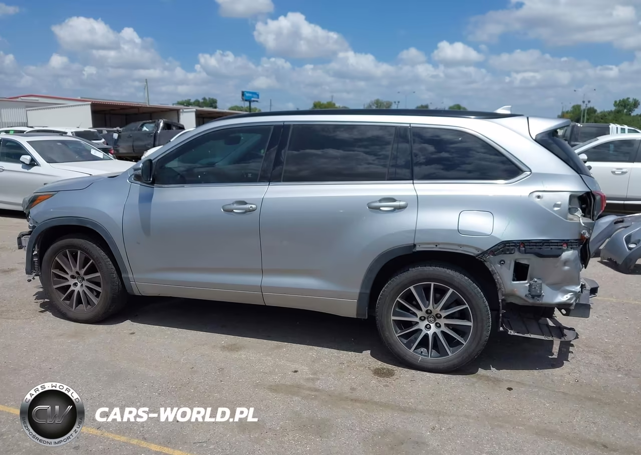 2018 Toyota Highlander Se VIN:5TDKZRFH5JS533945 - 15