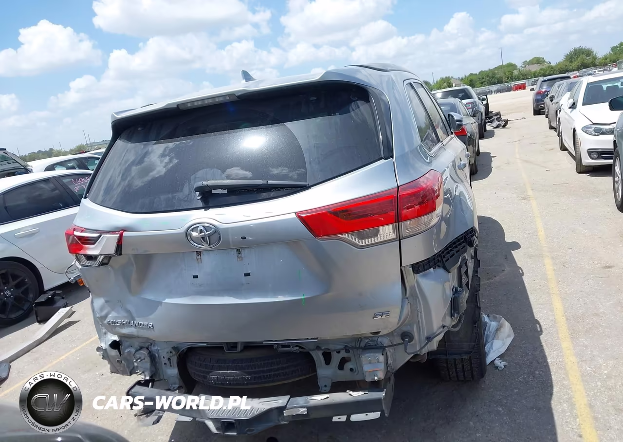 2018 Toyota Highlander Se VIN:5TDKZRFH5JS533945 - 17