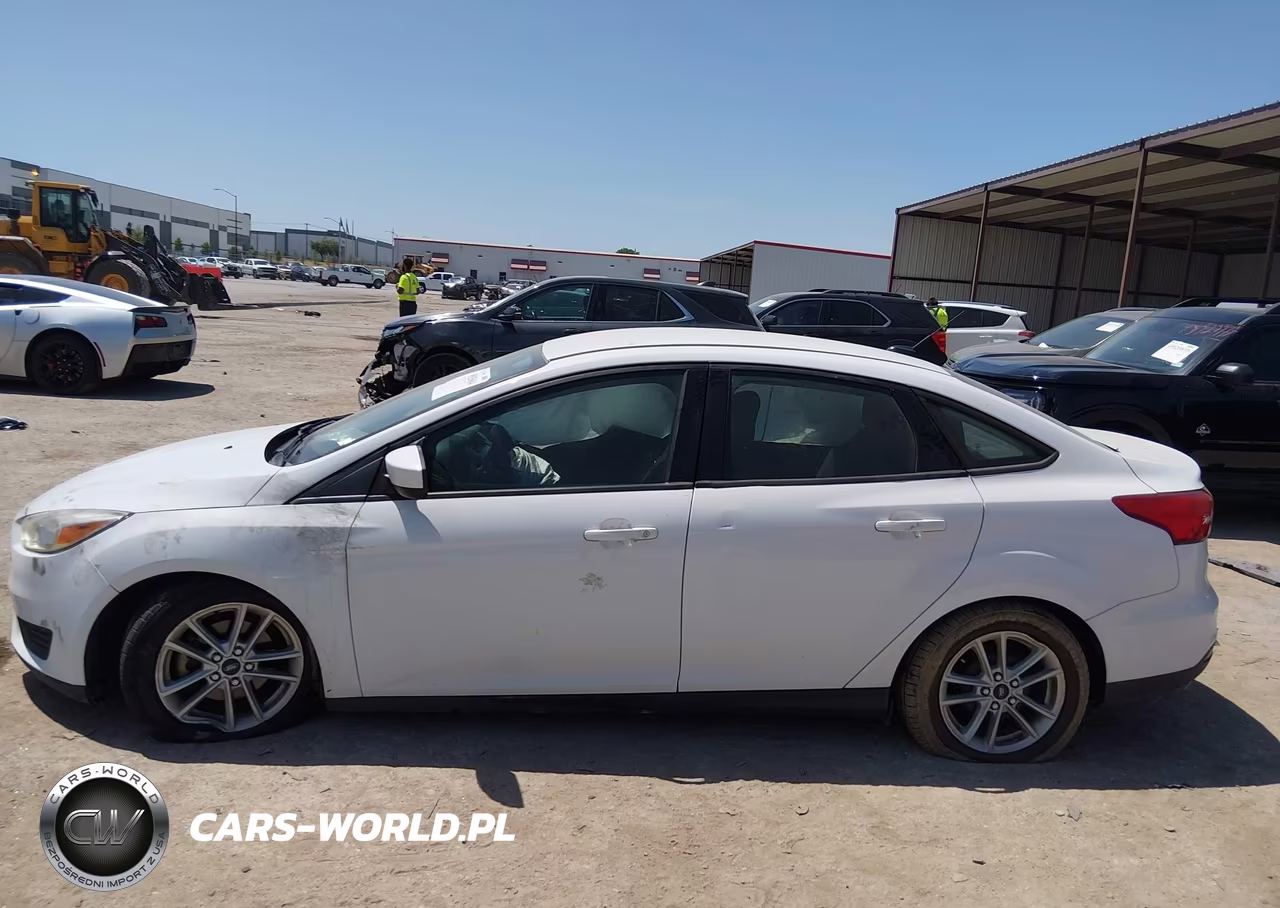 2018 Ford Focus Se VIN:1FADP3F22JL273311 - 14