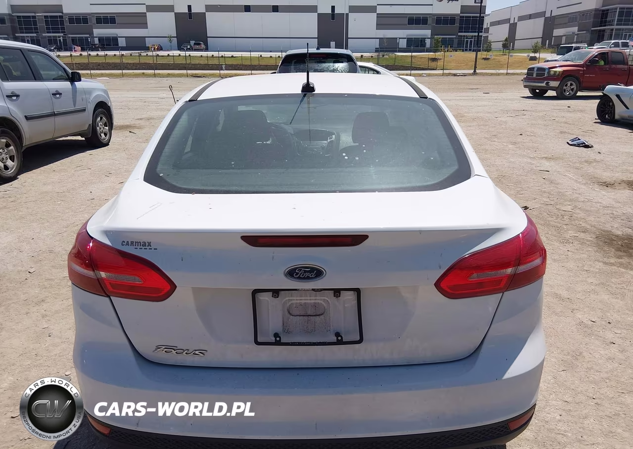2018 Ford Focus Se VIN:1FADP3F22JL273311 - 16