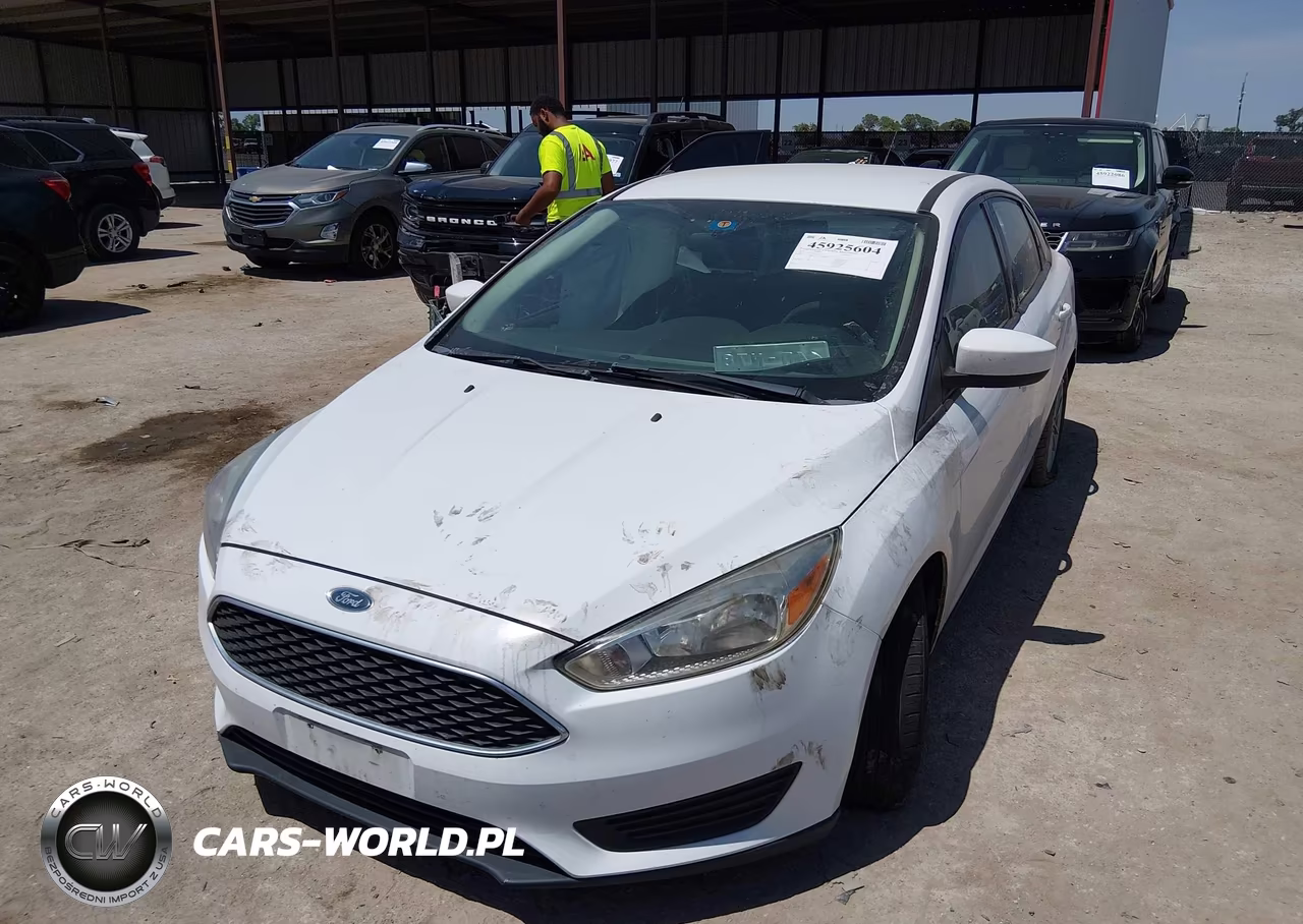 2018 Ford Focus Se VIN:1FADP3F22JL273311 - 2