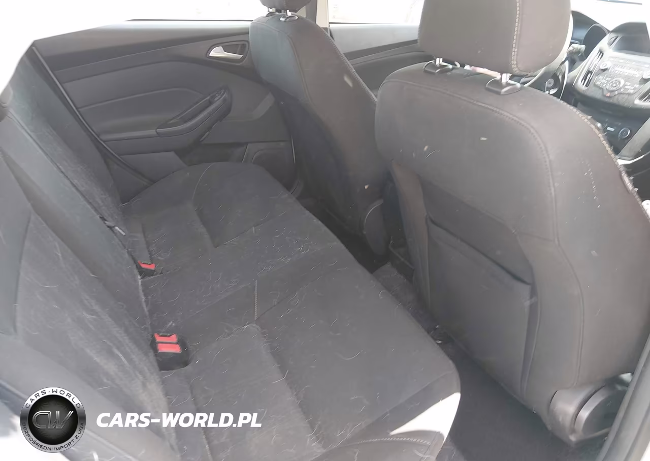 2018 Ford Focus Se VIN:1FADP3F22JL273311 - 8