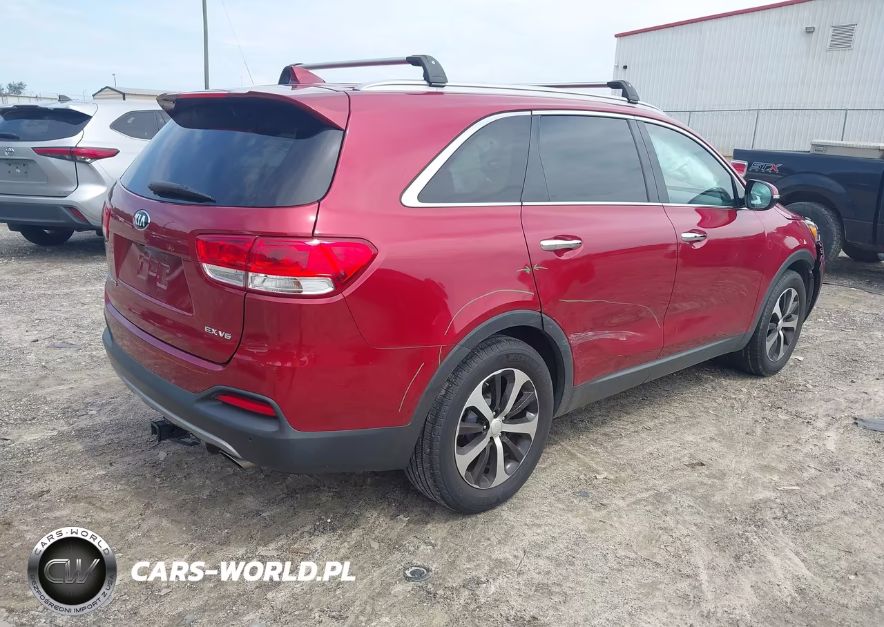 2018 Kia Sorento 3.3L Ex VIN:5XYPH4A56JG393037 - 4