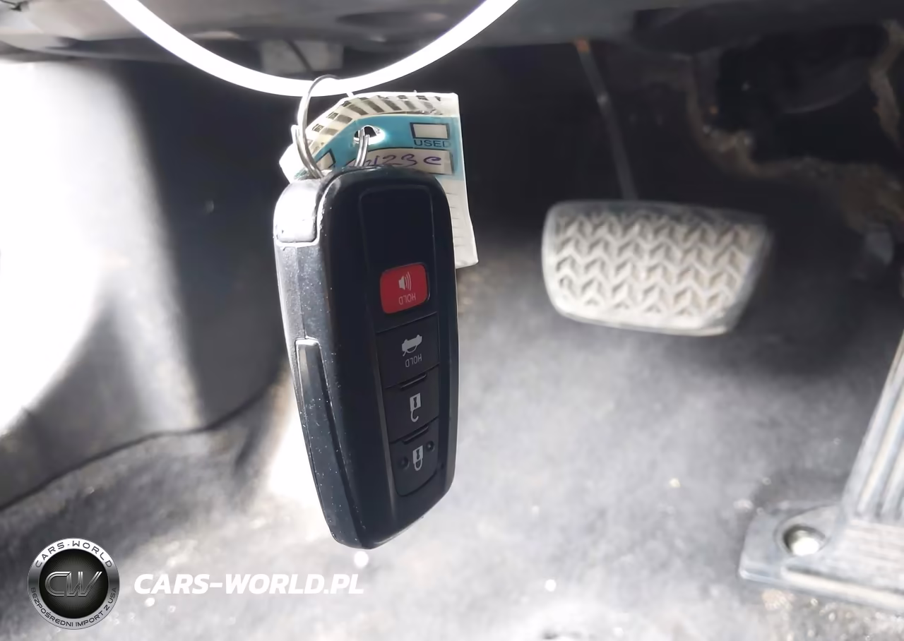 2018 Toyota Camry Hybrid Le VIN:4T1B31HK3JU500378 - 11