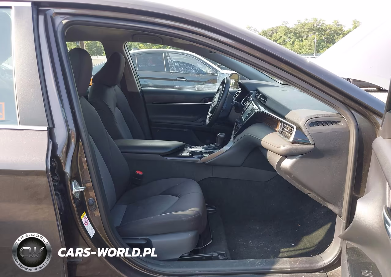 2018 Toyota Camry Hybrid Le VIN:4T1B31HK3JU500378 - 5