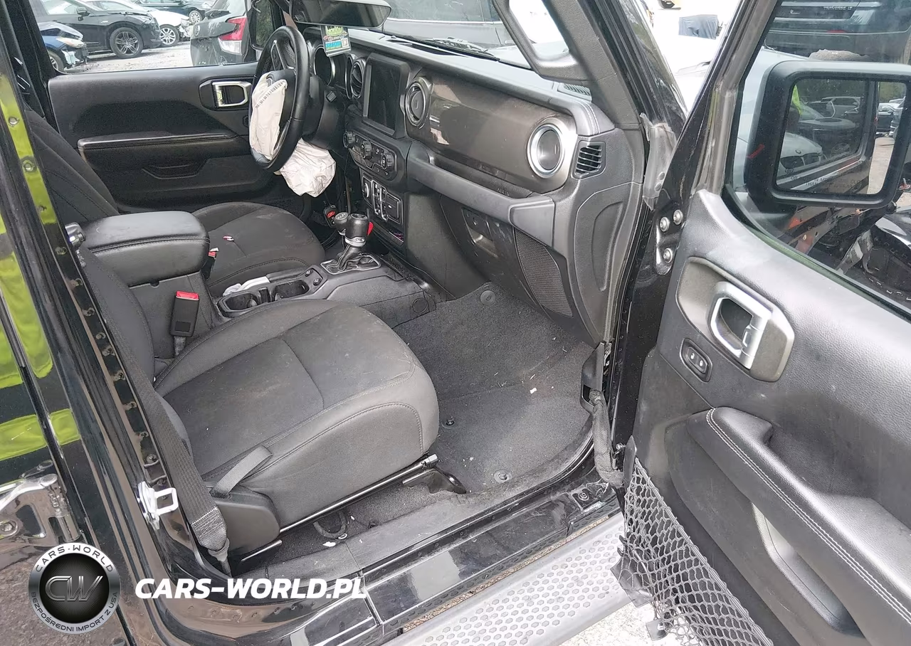 2018 Jeep Wrangler Unlimited Sahara VIN:1C4HJXEG2JW294644 - 5