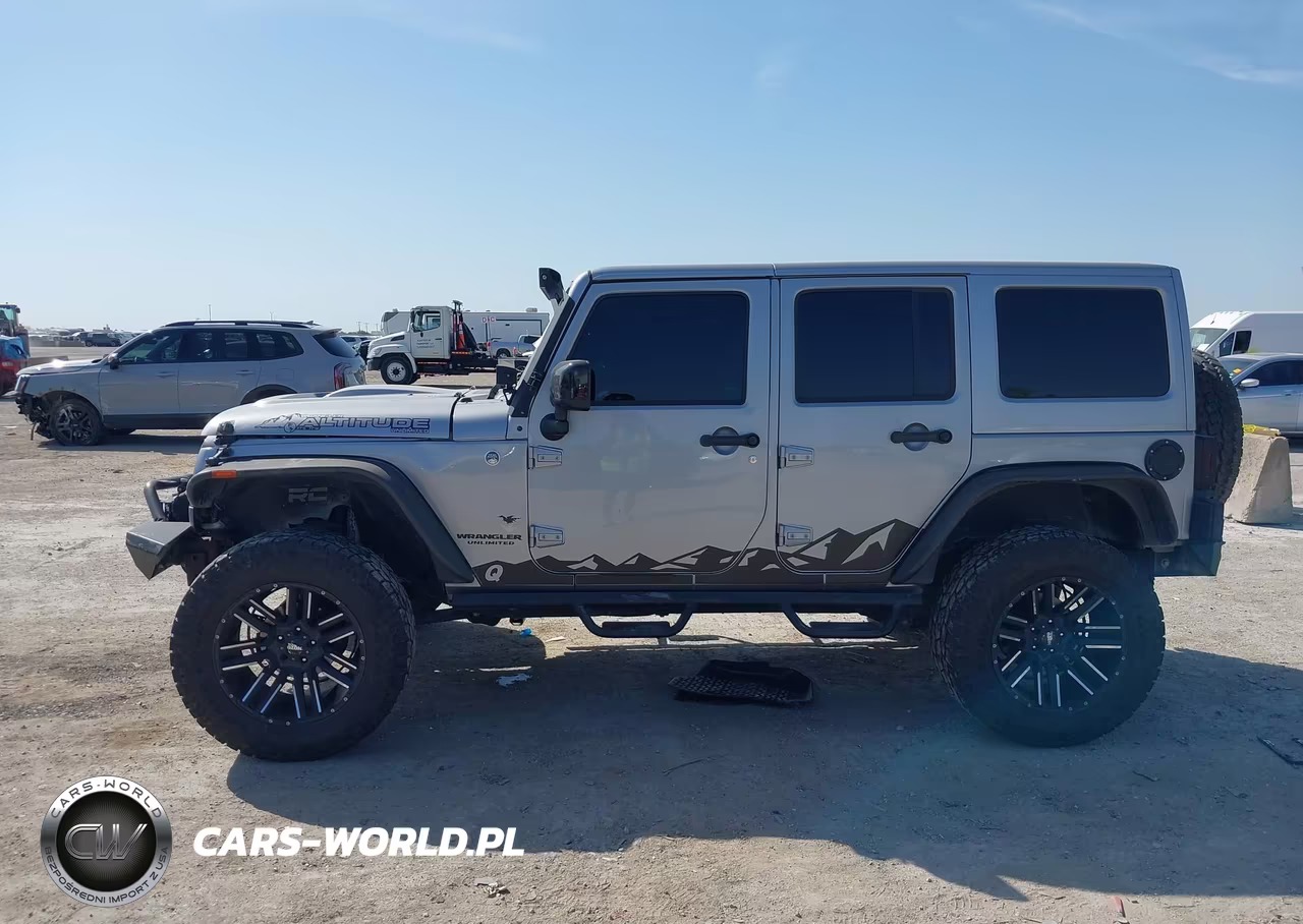 2015 Jeep Wrangler Unlimited Altitude VIN:1C4BJWEG3FL708152 - 14