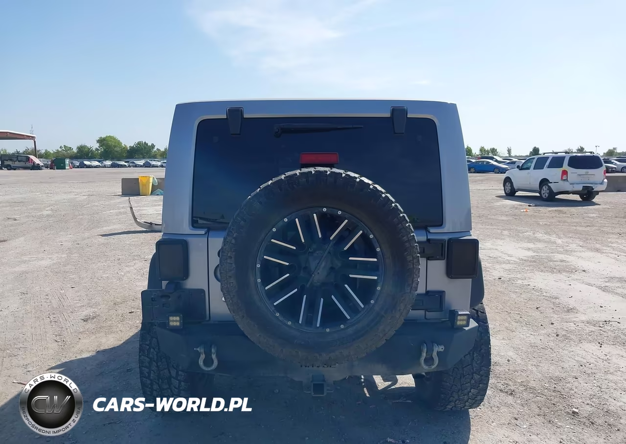 2015 Jeep Wrangler Unlimited Altitude VIN:1C4BJWEG3FL708152 - 16