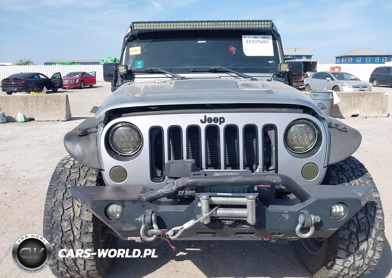 2015 Jeep Wrangler Unlimited Altitude VIN:1C4BJWEG3FL708152 - 6