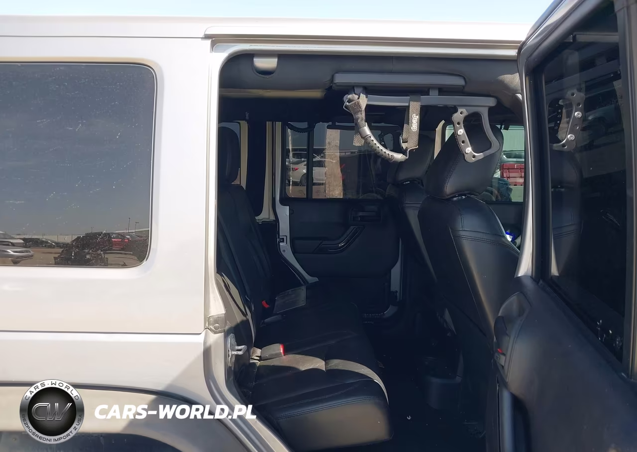 2015 Jeep Wrangler Unlimited Altitude VIN:1C4BJWEG3FL708152 - 8