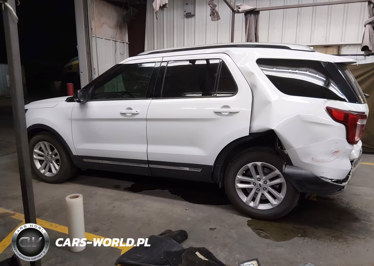2017 Ford Explorer Xlt VIN:1FM5K7D86HGE24662 - 14