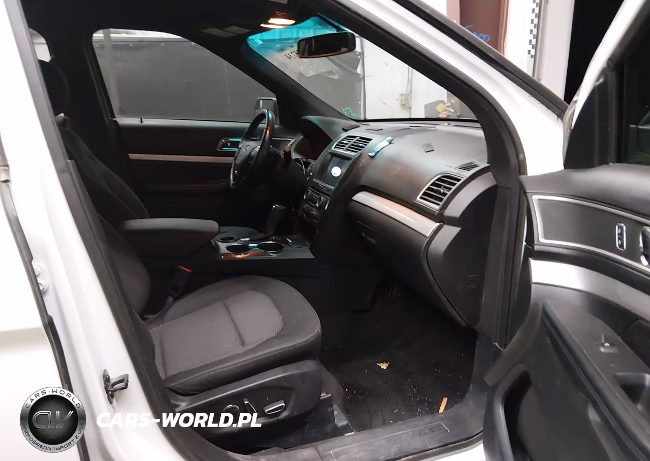 2017 Ford Explorer Xlt VIN:1FM5K7D86HGE24662 - 5