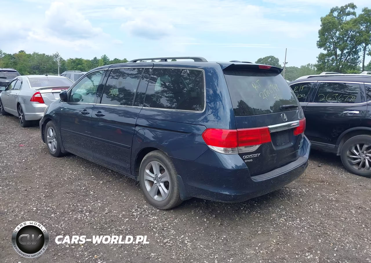 2010 Honda Odyssey Touring VIN:5FNRL3H92AB001897 - 3