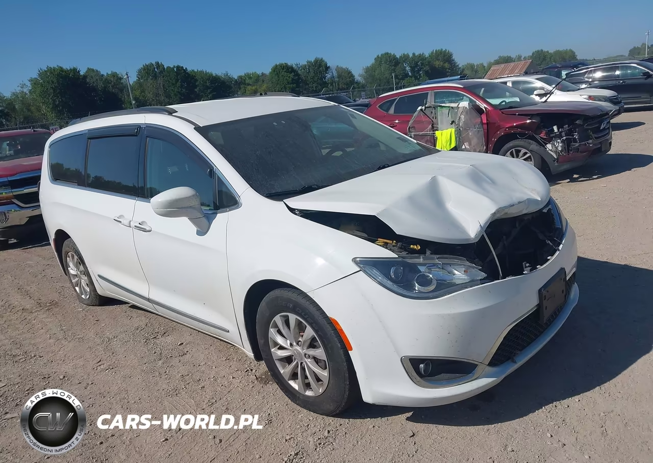 2017 Chrysler Pacifica Touring-L – zdjęcie 1 z 17