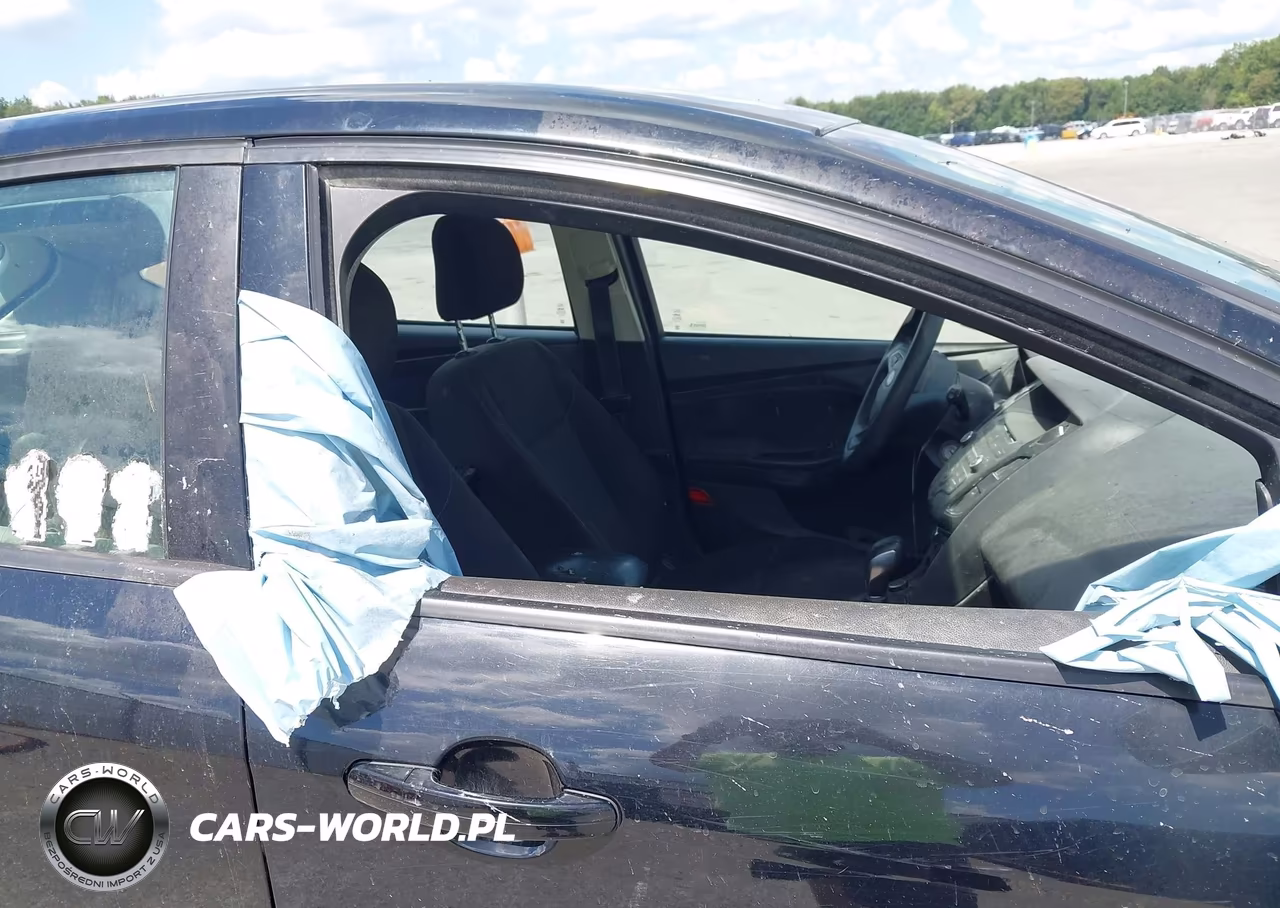 2017 Ford Focus Se VIN:1FADP3K22HL323320 - 13