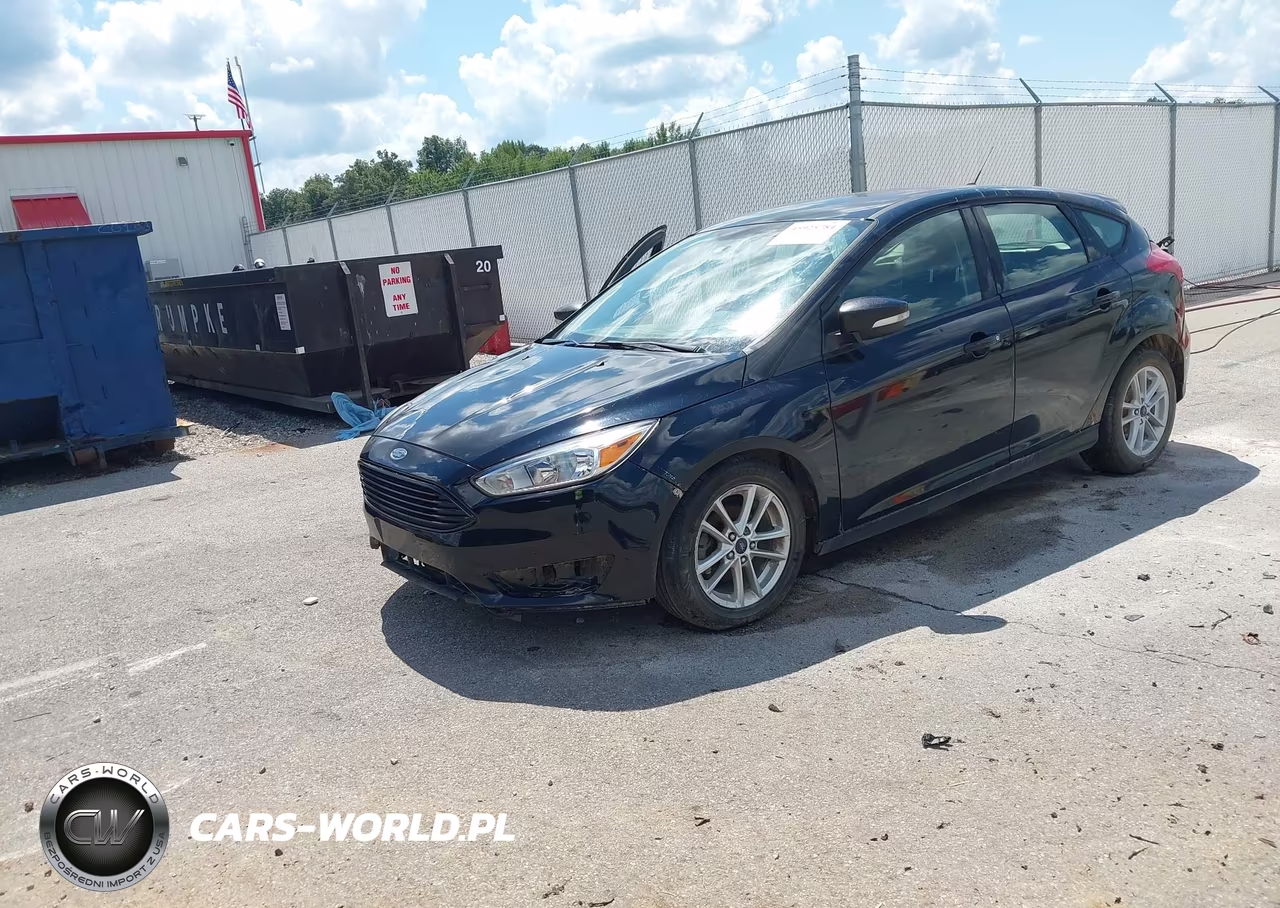 2017 Ford Focus Se VIN:1FADP3K22HL323320 - 2