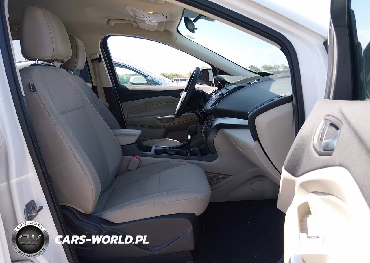 2017 Ford Escape Se VIN:1FMCU0GD4HUC27637 - 5