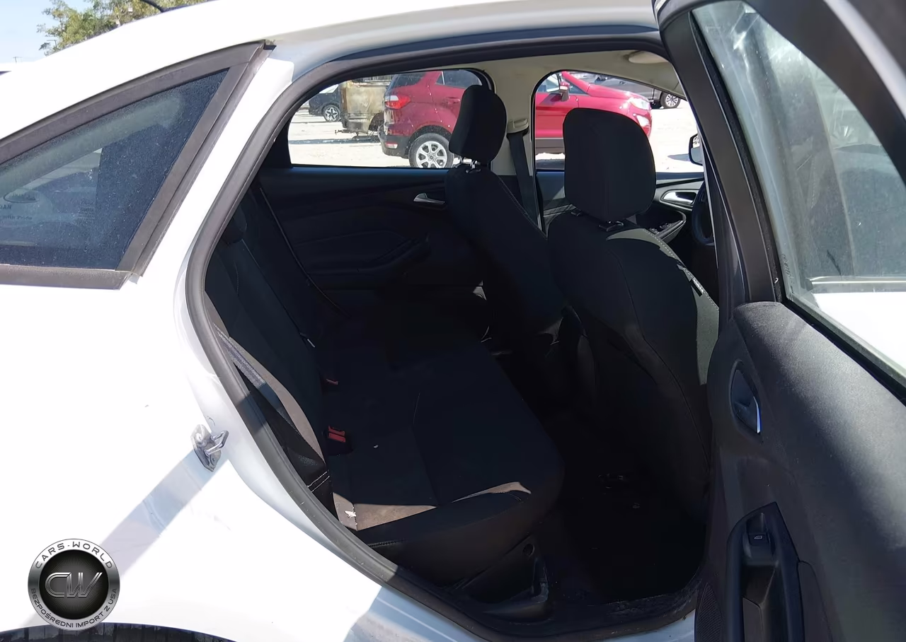 2016 Ford Focus Se VIN:1FADP3F24GL330813 - 8