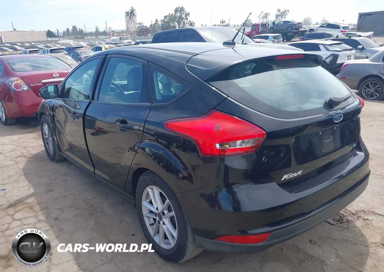 2016 Ford Focus Se VIN:1FADP3K28GL407088 - 3