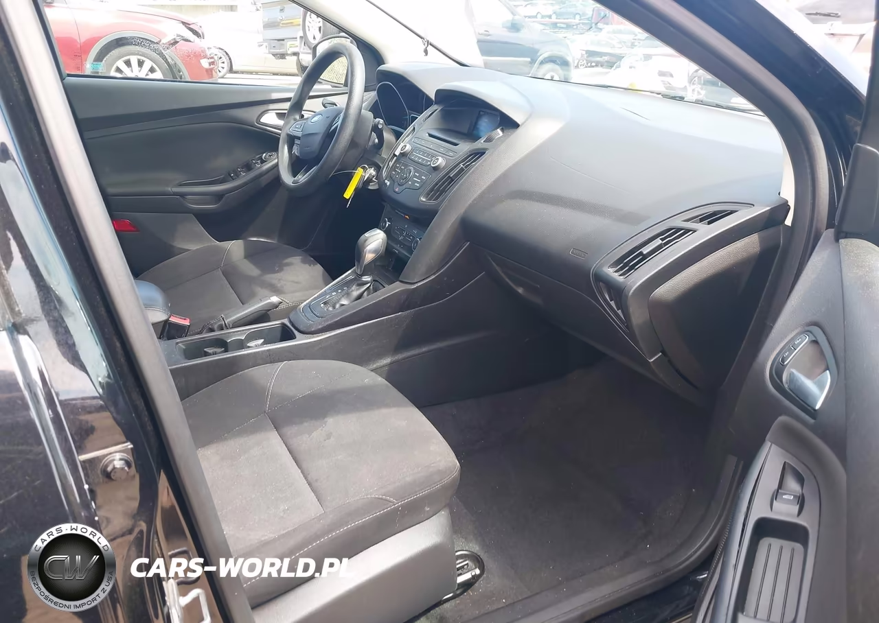 2016 Ford Focus Se VIN:1FADP3K28GL407088 - 5