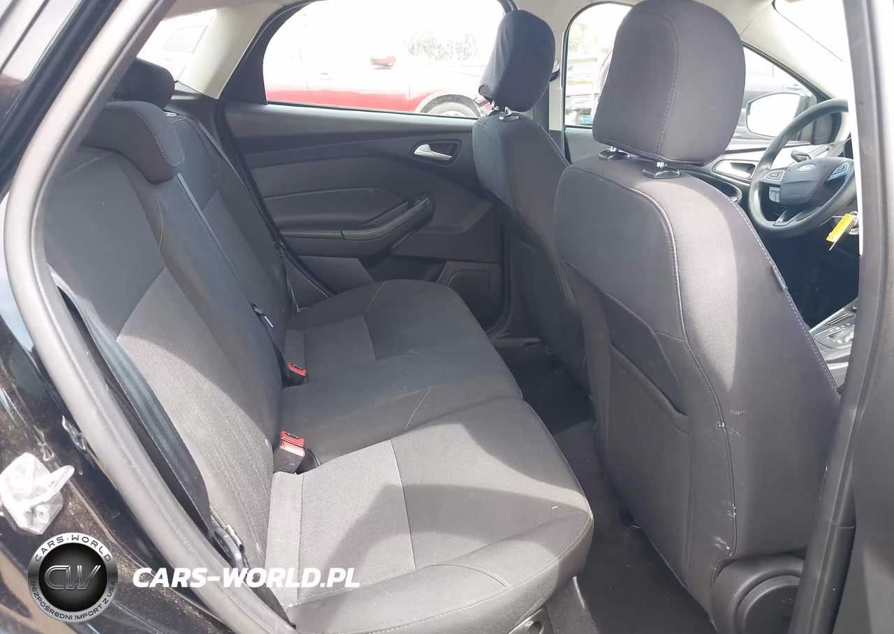 2016 Ford Focus Se VIN:1FADP3K28GL407088 - 8