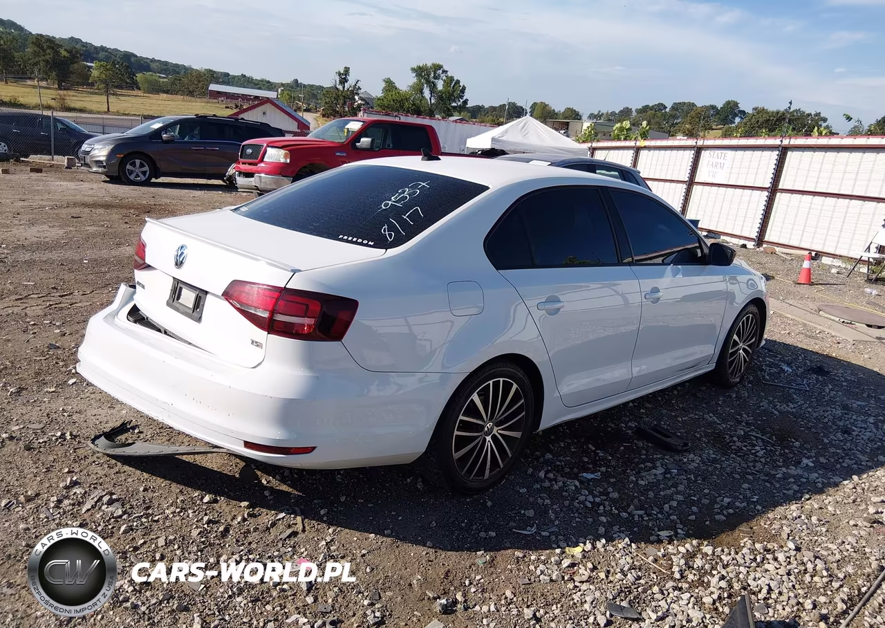 2016 Volkswagen Jetta 1.8T Sport VIN:3VWD17AJ0GM269537 - 4