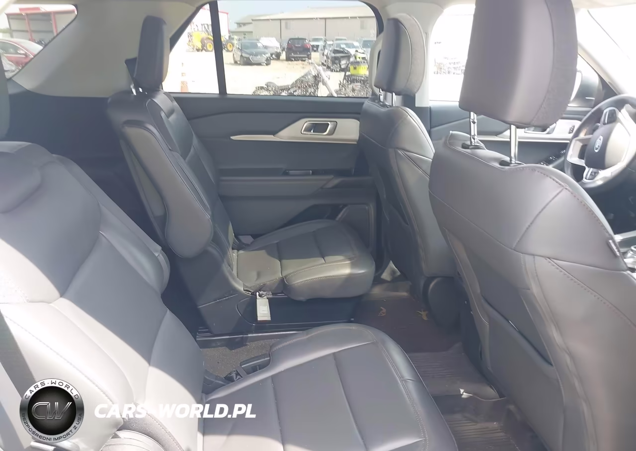 2025 Ford Explorer Active VIN:1FMUK8DH1SGB10328 - 8