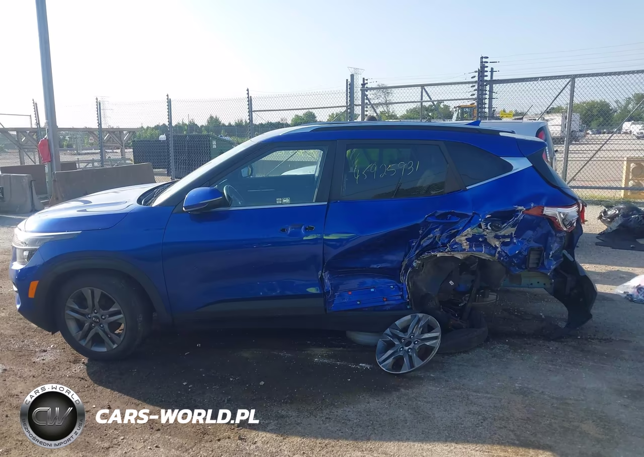 2021 Kia Seltos S VIN:KNDEU2AA8M7170424 - 13