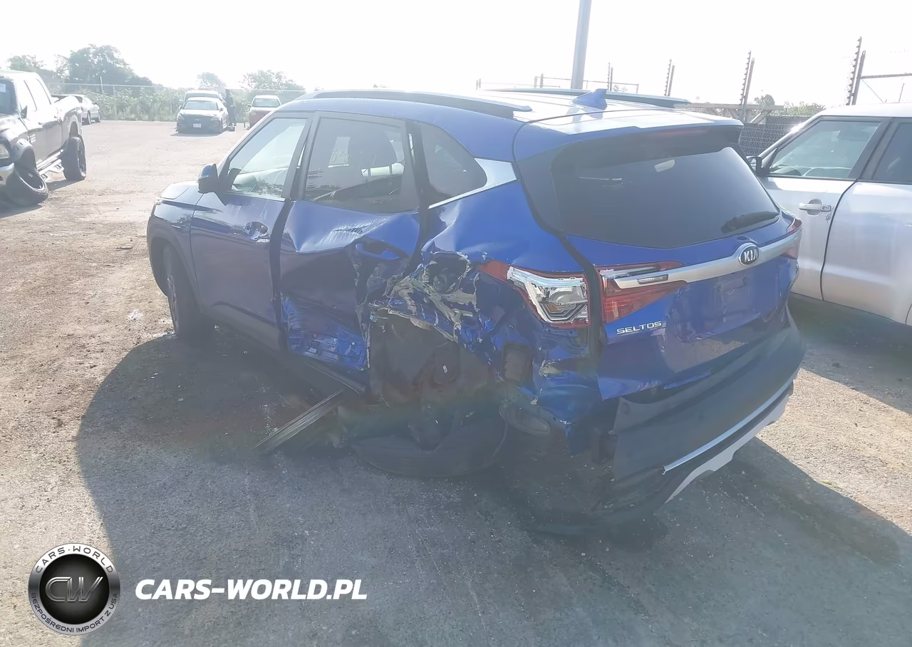 2021 Kia Seltos S VIN:KNDEU2AA8M7170424 - 3