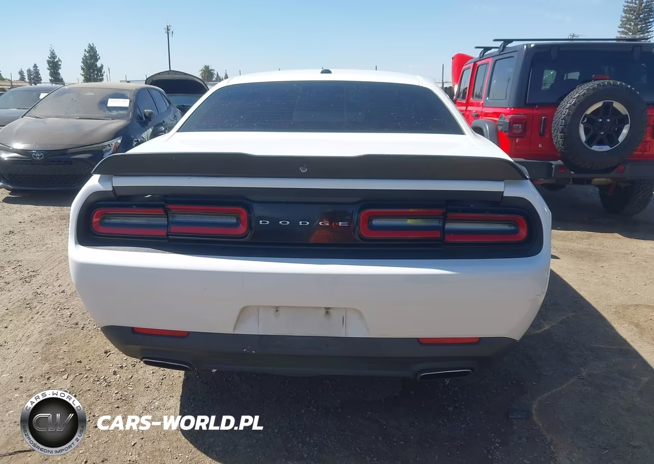 2019 Dodge Challenger Sxt VIN:2C3CDZAG1KH751015 - 16