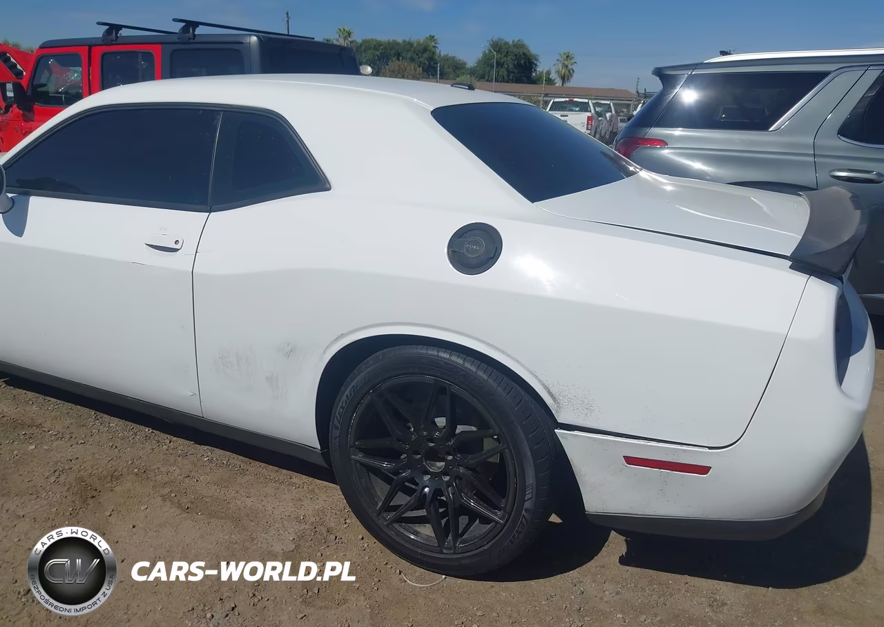 2019 Dodge Challenger Sxt VIN:2C3CDZAG1KH751015 - 18