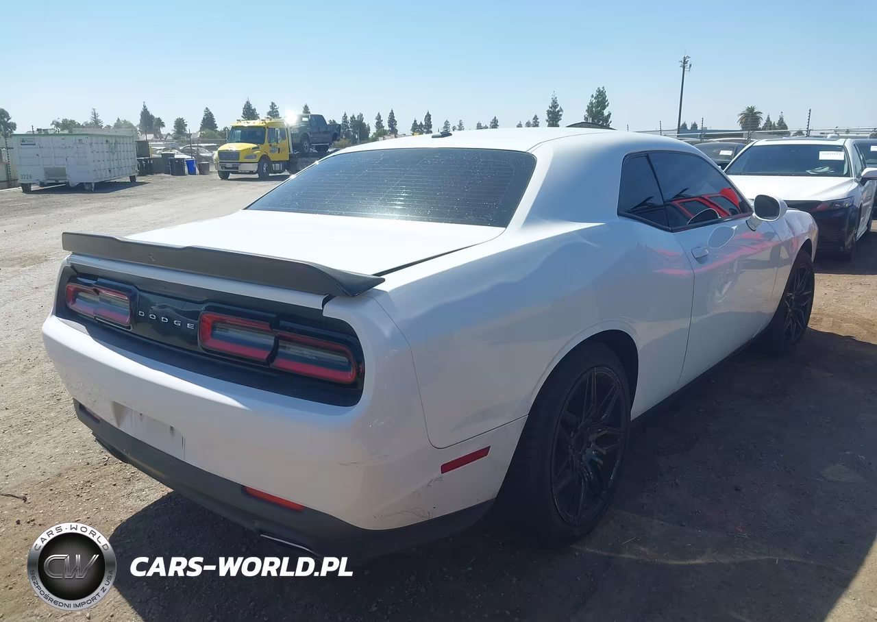 2019 Dodge Challenger Sxt VIN:2C3CDZAG1KH751015 - 4