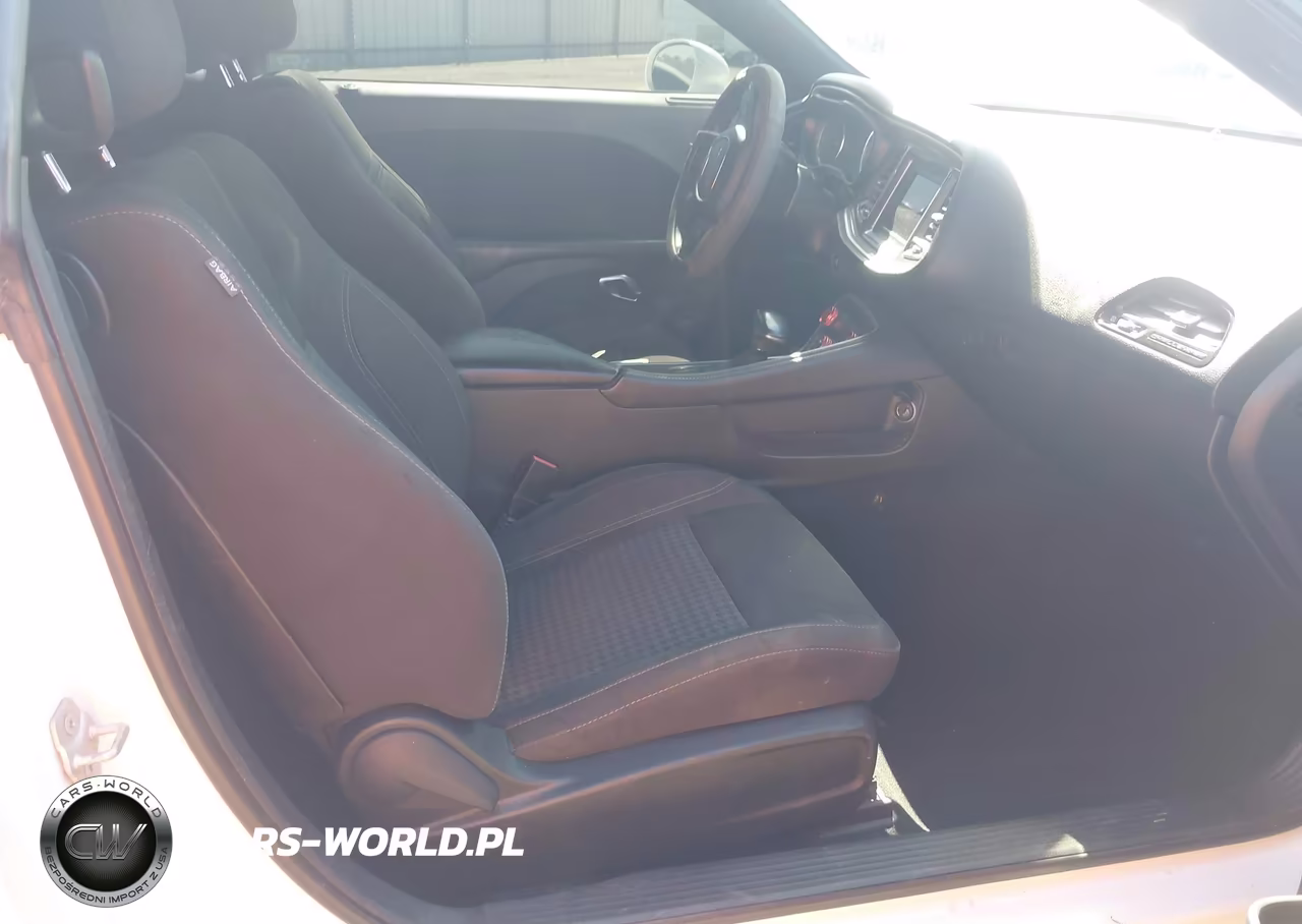 2019 Dodge Challenger Sxt VIN:2C3CDZAG1KH751015 - 5