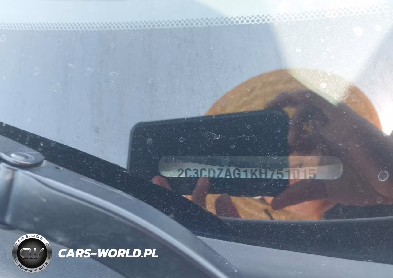 2019 Dodge Challenger Sxt VIN:2C3CDZAG1KH751015 - 9