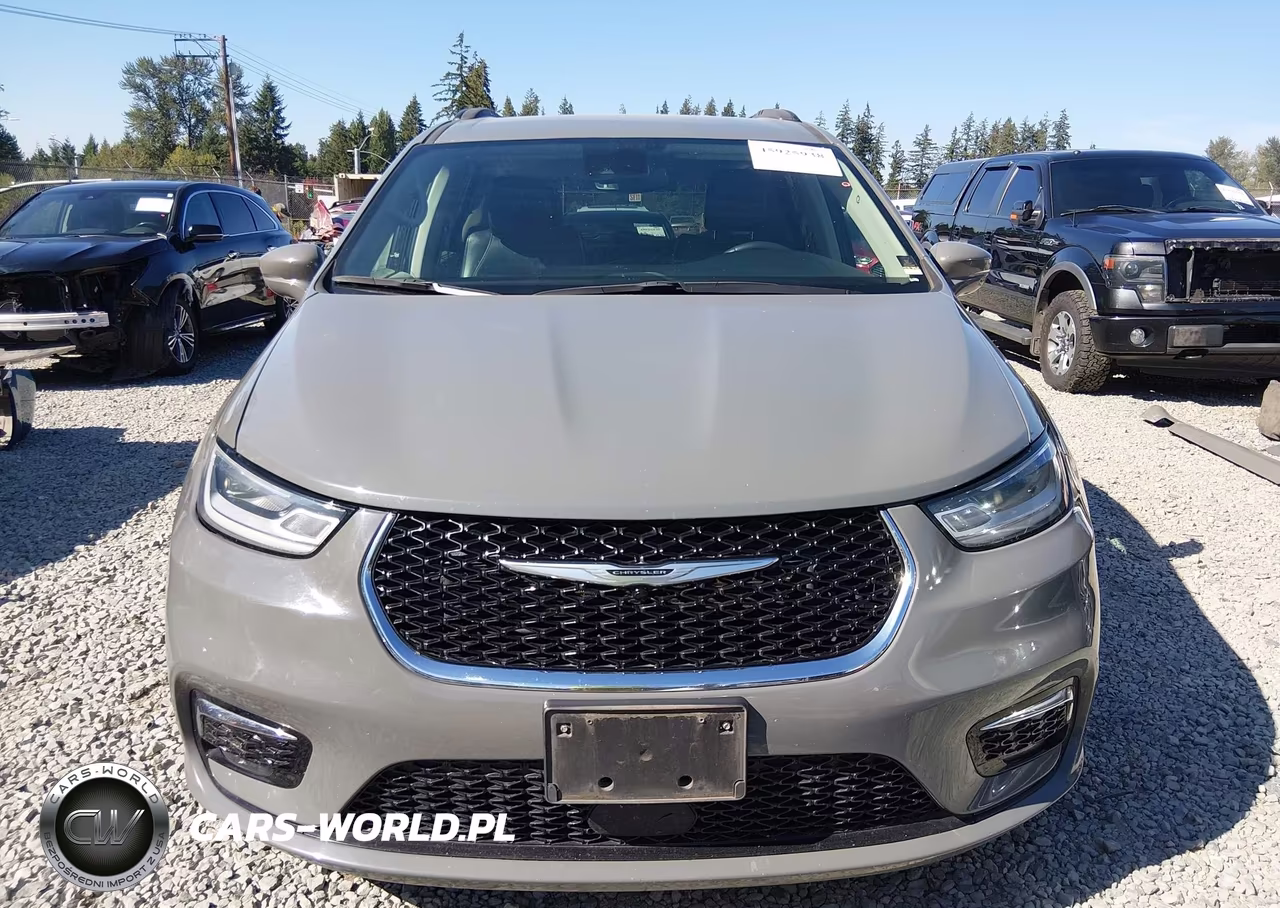2022 Chrysler Pacifica Touring L VIN:2C4RC1BG6NR127637 - 13