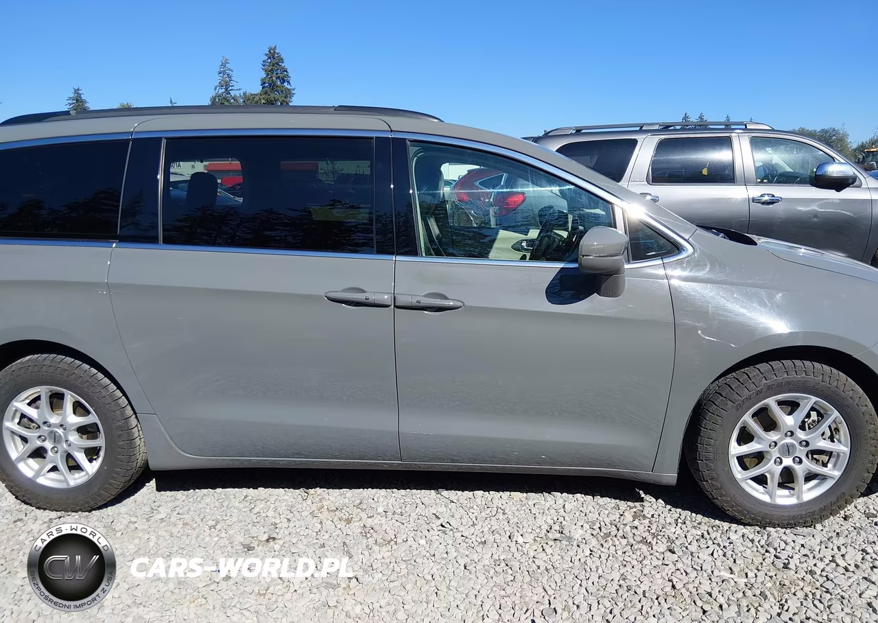 2022 Chrysler Pacifica Touring L VIN:2C4RC1BG6NR127637 - 14