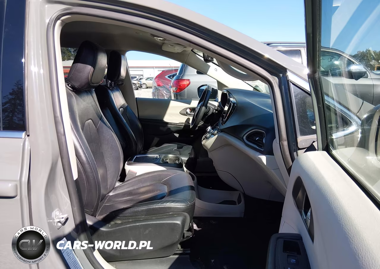 2022 Chrysler Pacifica Touring L VIN:2C4RC1BG6NR127637 - 18