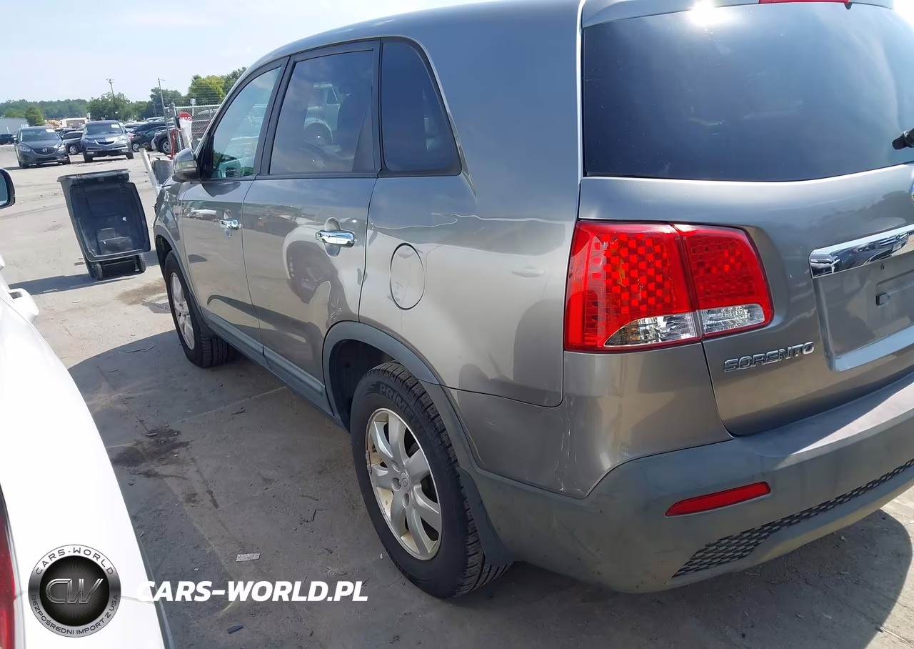 2011 Kia Sorento Lx VIN:5XYKT3A15BG041942 - 3