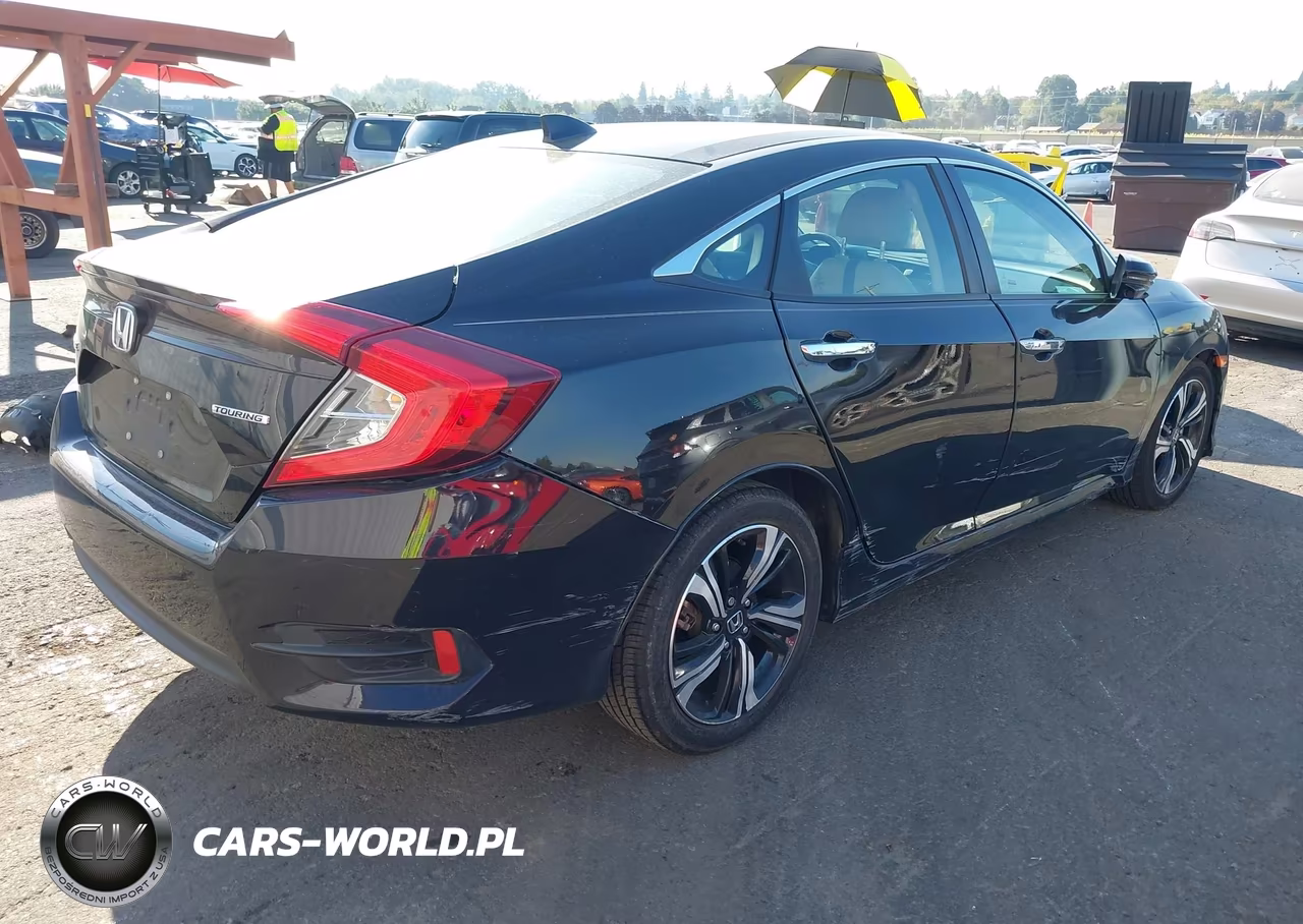 2016 Honda Civic Touring VIN:19XFC1F96GE213775 - 4