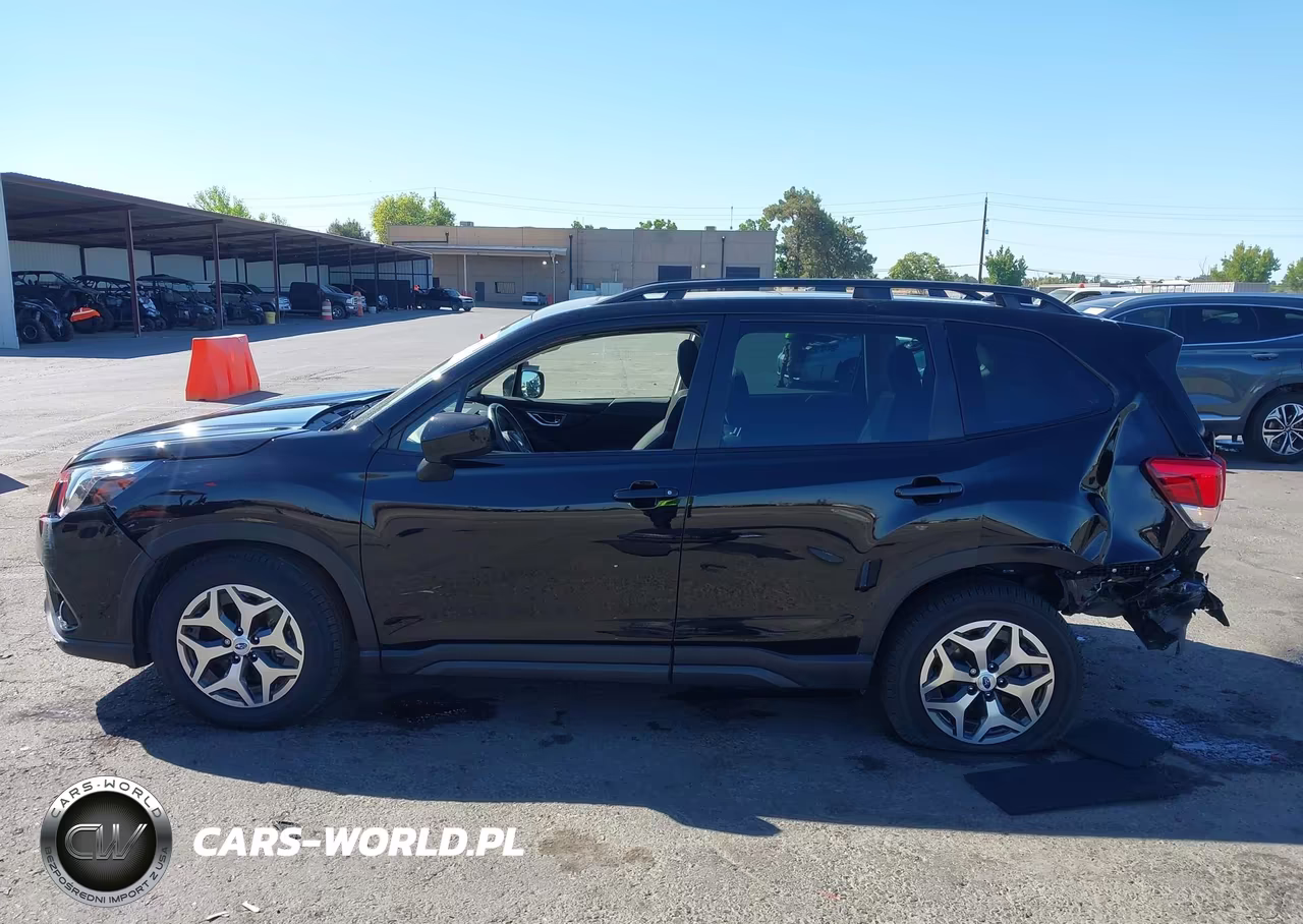 2024 Subaru Forester Premium VIN:JF2SKADC5RH421807 - 14