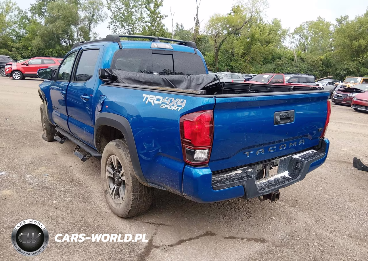 2018 Toyota Tacoma Trd Sport VIN:3TMCZ5AN4JM157555 - 3