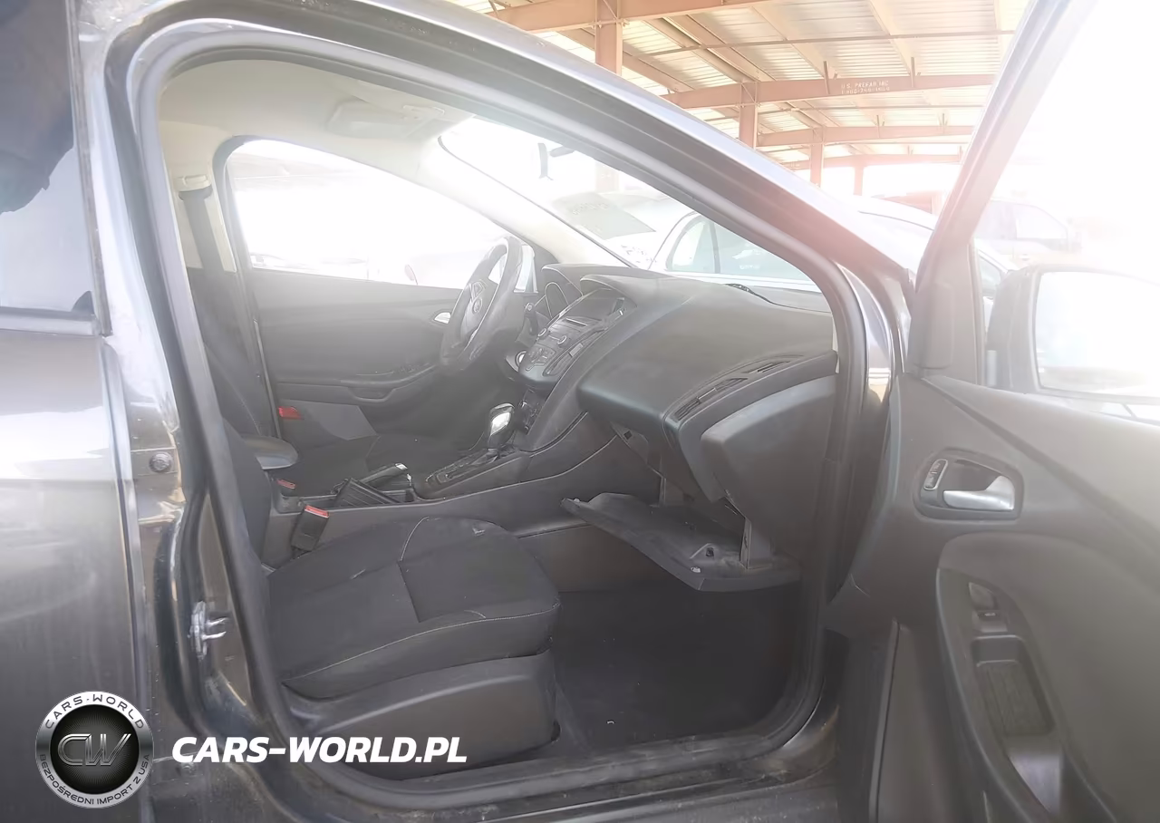 2015 Ford Focus Se VIN:1FADP3K20FL203917 - 5