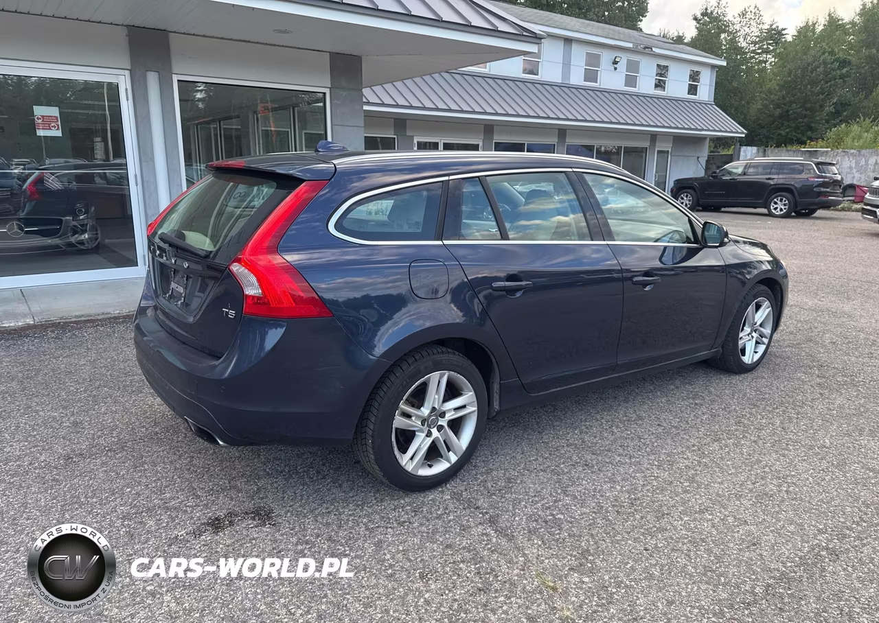 2015 Volvo V60 Premier VIN:YV140MEK6F1254733 - 4