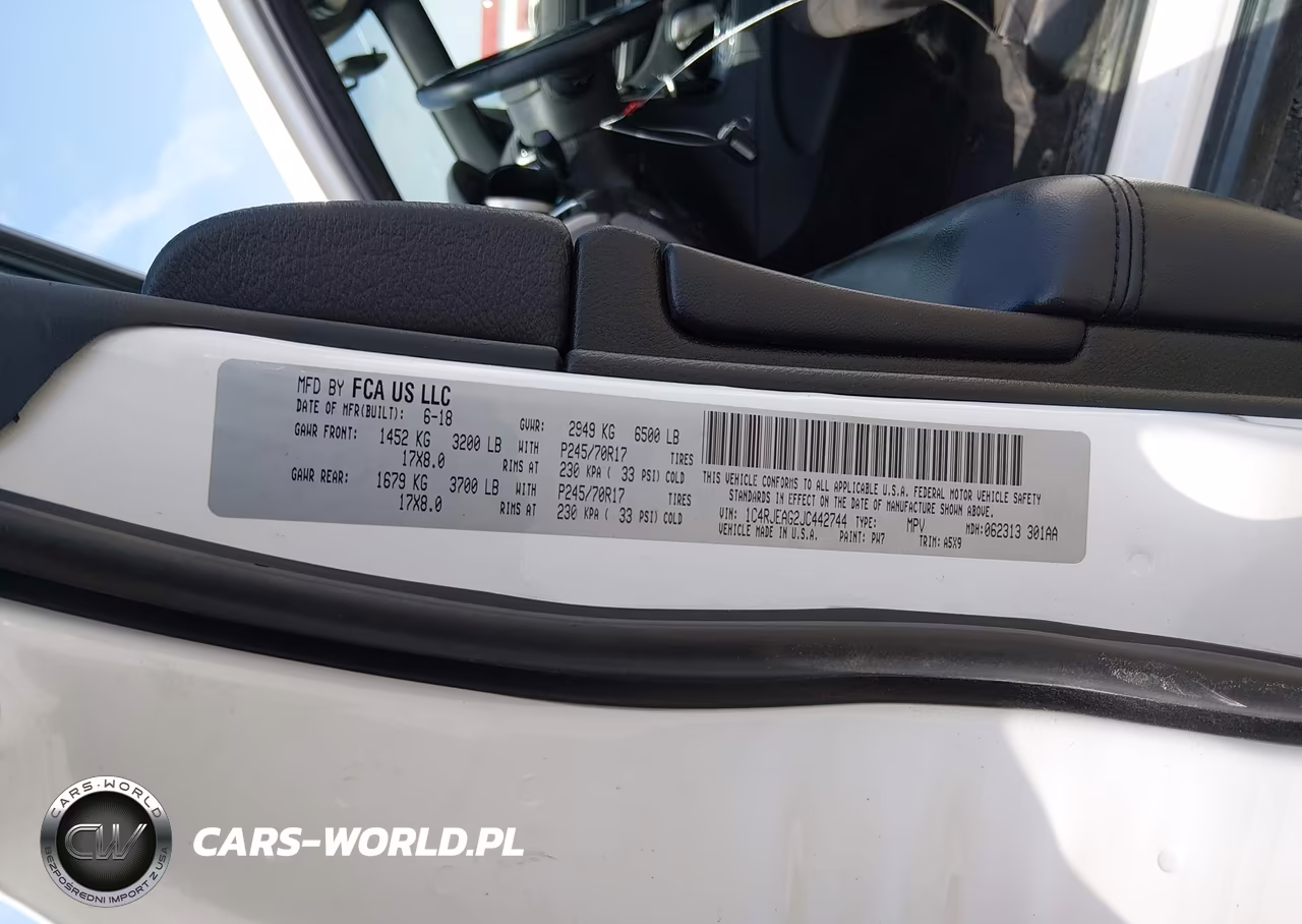 2018 Jeep Grand Cherokee Laredo E 4X2 VIN:1C4RJEAG2JC442744 - 9