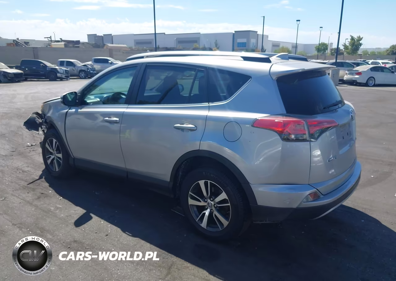2018 Toyota Rav4 Xle VIN:2T3WFREV1JW425886 - 3