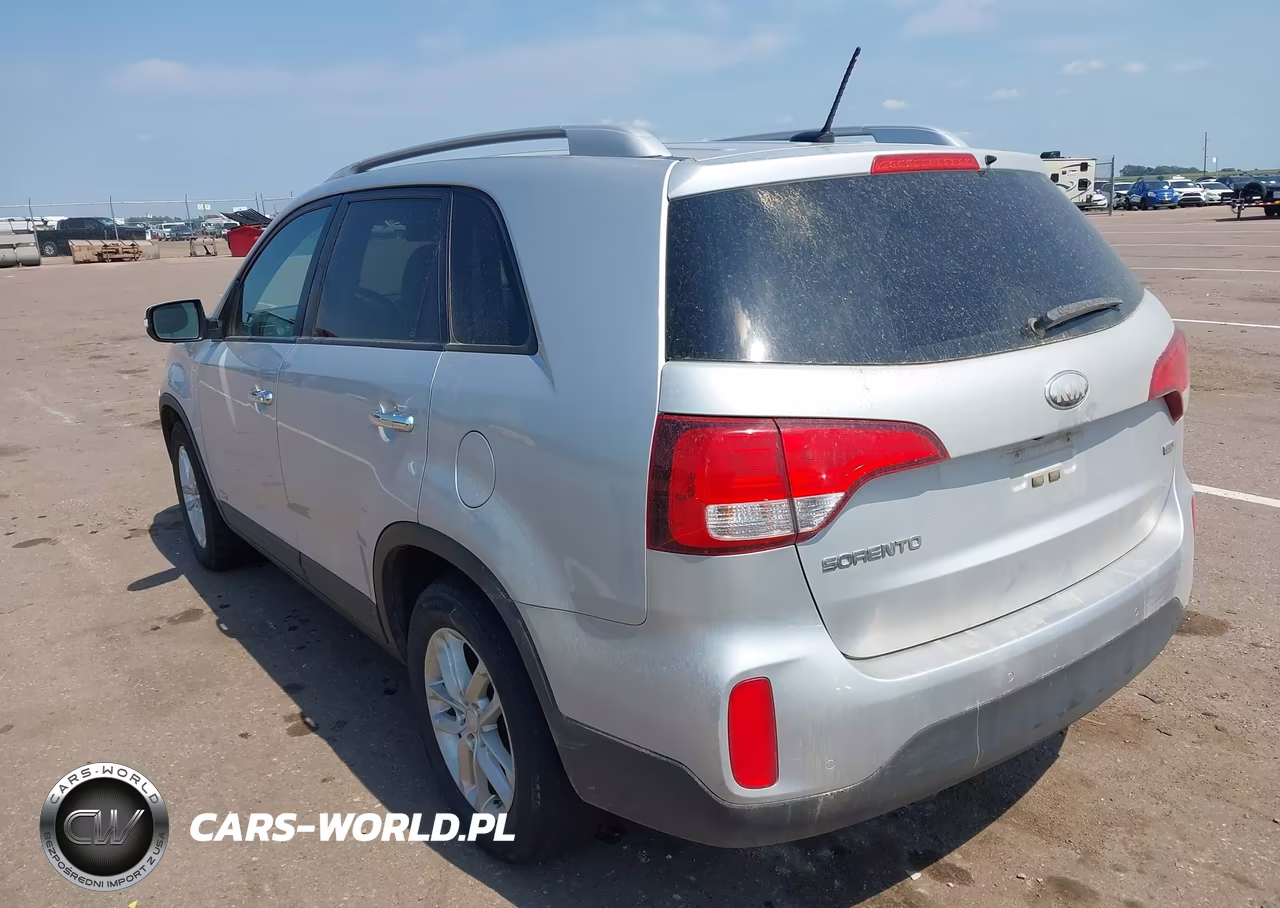 2014 Kia Sorento Lx VIN:5XYKTCA61EG488946 - 3