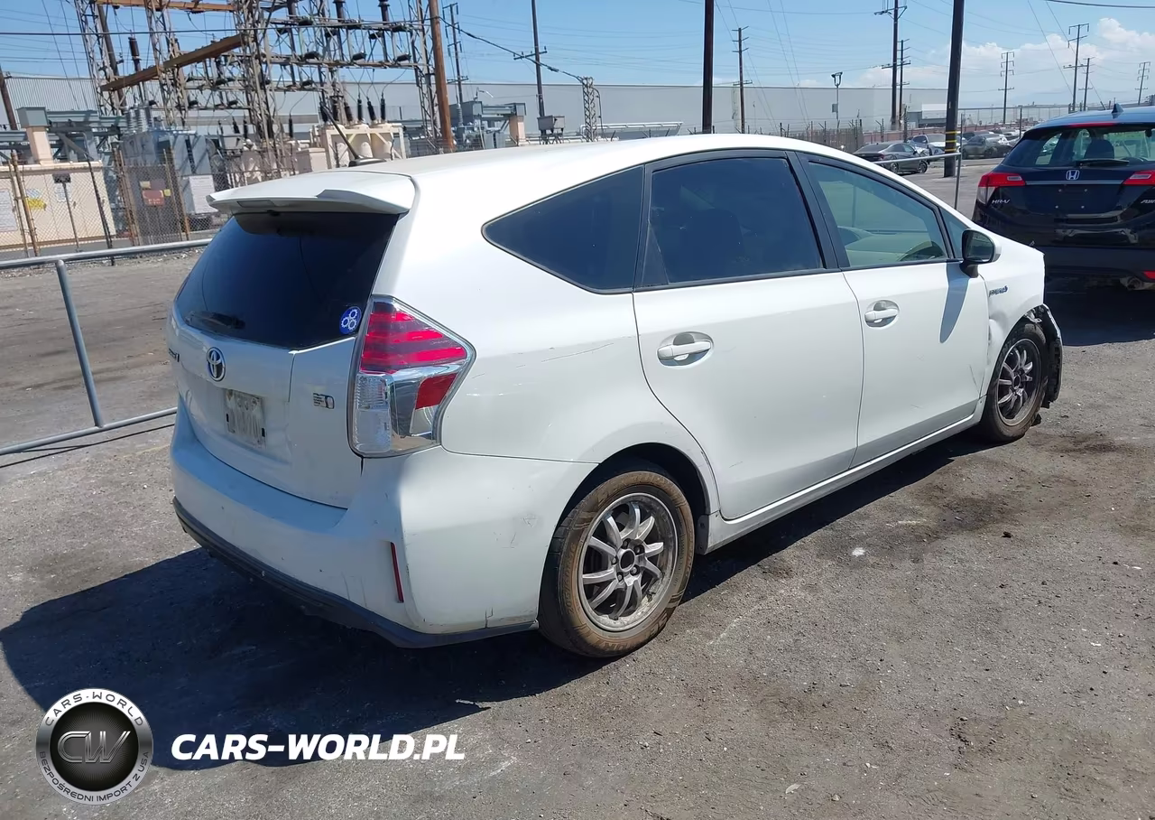 2017 Toyota Prius V Four VIN:JTDZN3EU1HJ062082 - 4