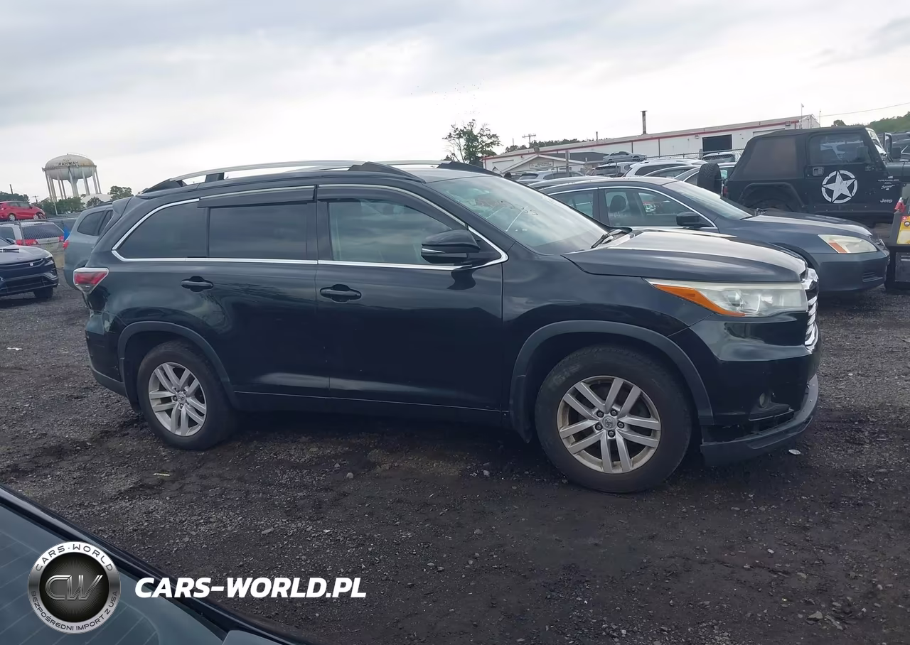 2015 Toyota Highlander Le V6 VIN:5TDBKRFH1FS163363 - 13