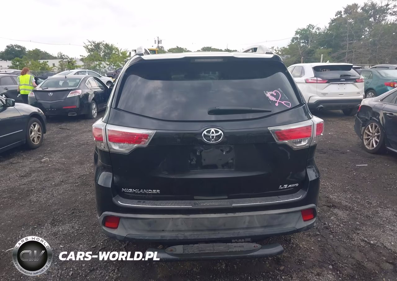 2015 Toyota Highlander Le V6 VIN:5TDBKRFH1FS163363 - 16