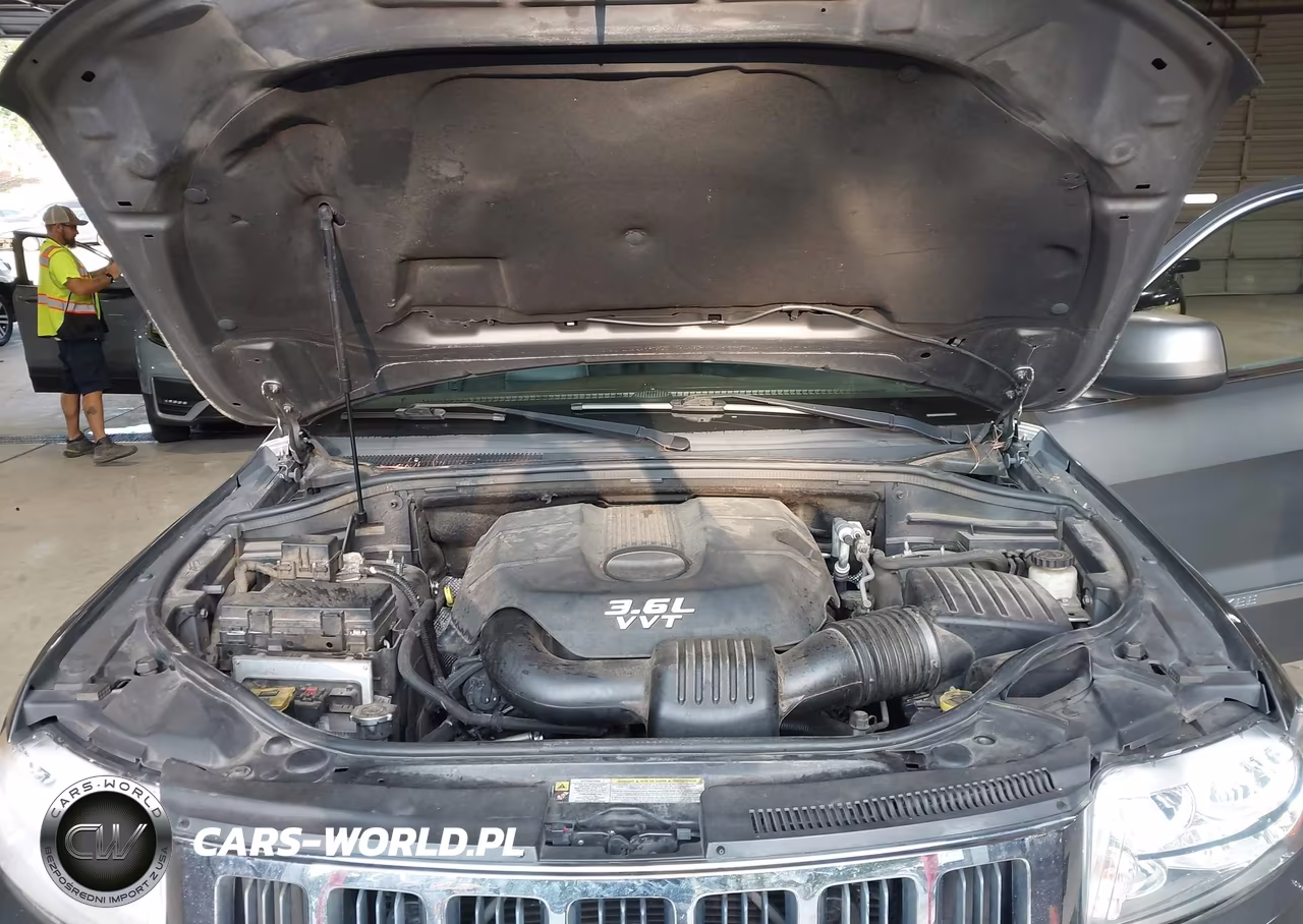 2012 Jeep Grand Cherokee Laredo VIN:1C4RJEAG8CC270951 - 10